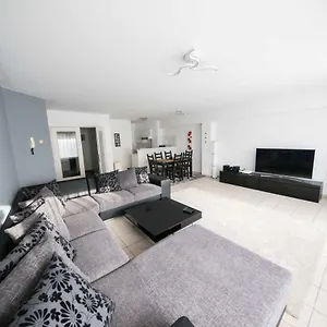 Renovated In Center Anvers